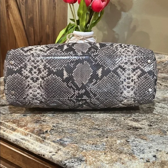 Kate Spade EUC Large Satchel Quilted Snakeskin-Embossed Gold-Tone Hardware - Picture 8 of 11